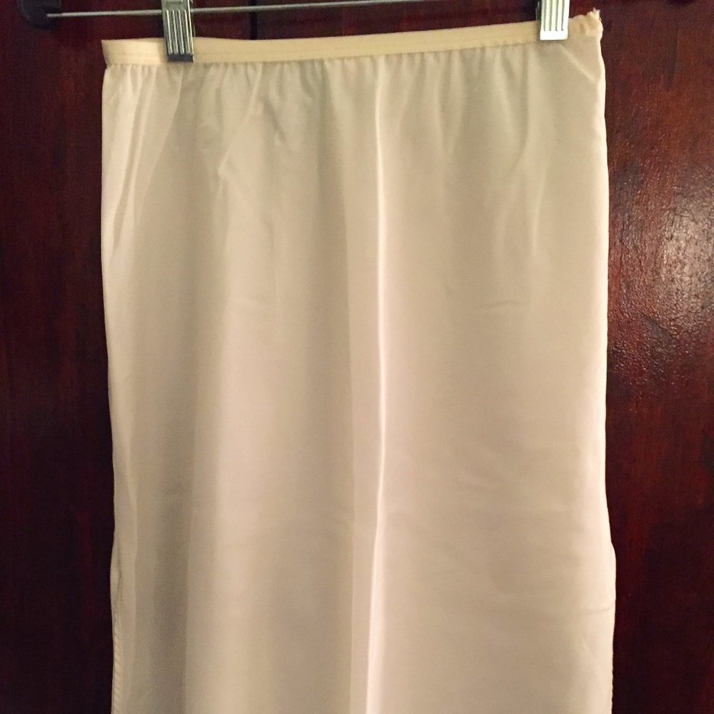 Vintage "Lady Lynne" Like Half Slip